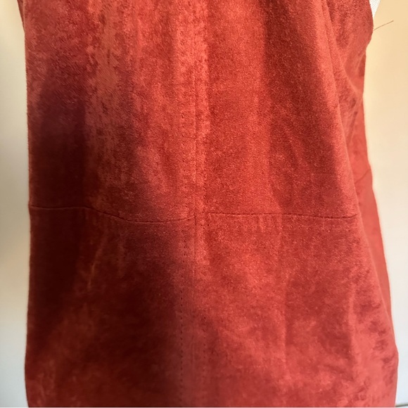 Velvety Rust V Neck Shirt🔻 - Picture 6 of 10